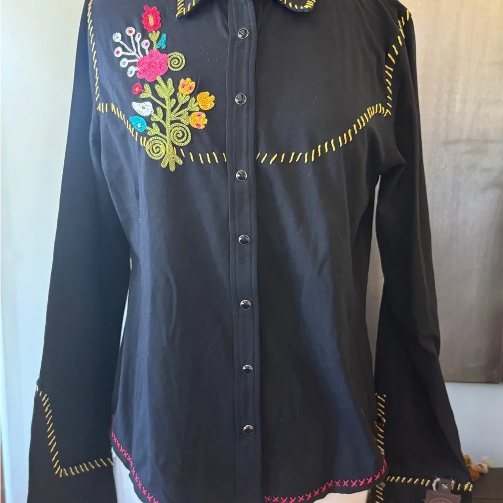 Double D Ranch Black Shirt with Floral Embroidery - Picture 3 of 6